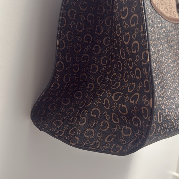 Guess Medium Shoulder bag - Picture 3 of 11